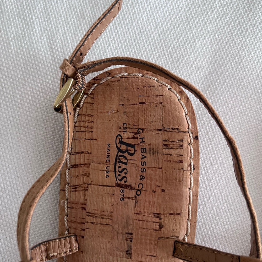Bass Women's Tan Beaded T‑Strap Sandals Size 9 1/2 NWOT - Picture 3 of 5